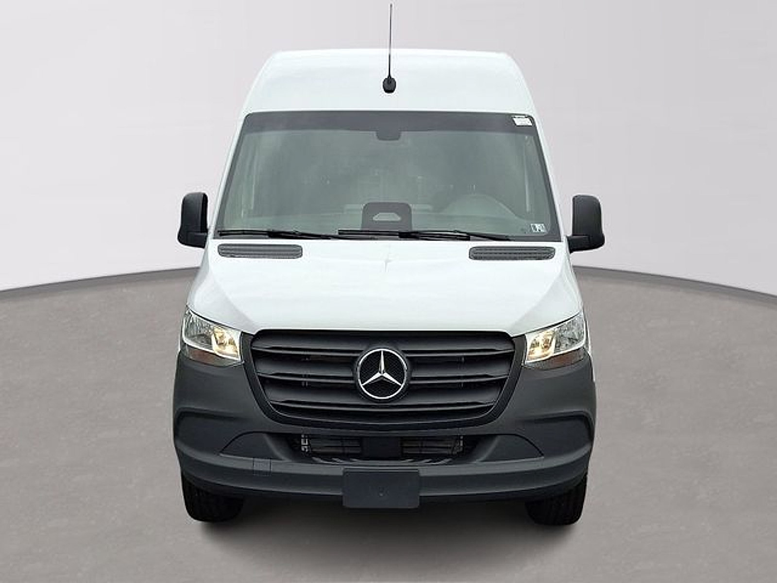 Used 2026 Mercedes-Benz Sprinter 2500 image 2