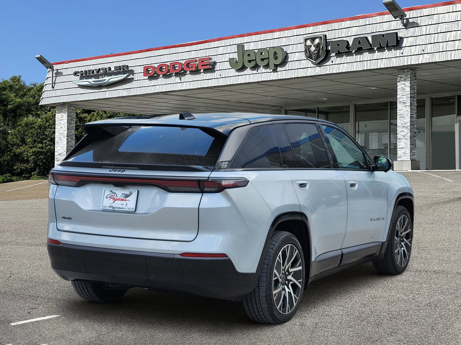 Used 2025 Jeep Wagoneer S Limited image 5