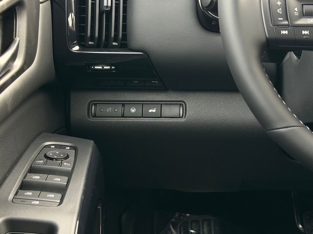 New 2026 Nissan Pathfinder SV image 27