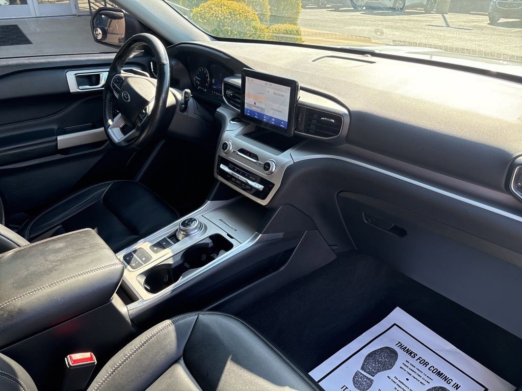 Used 2022 Ford Explorer XLT w/ Equipment Group 202A image 14