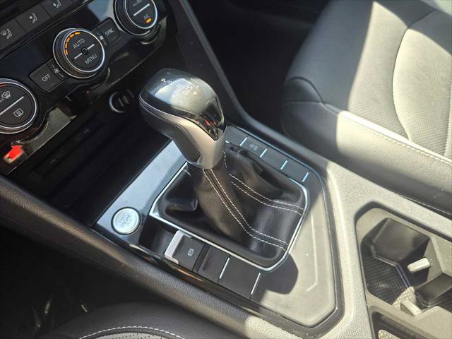 Used 2022 Volkswagen Taos SEL w/ Panoramic Sunroof Package image 31