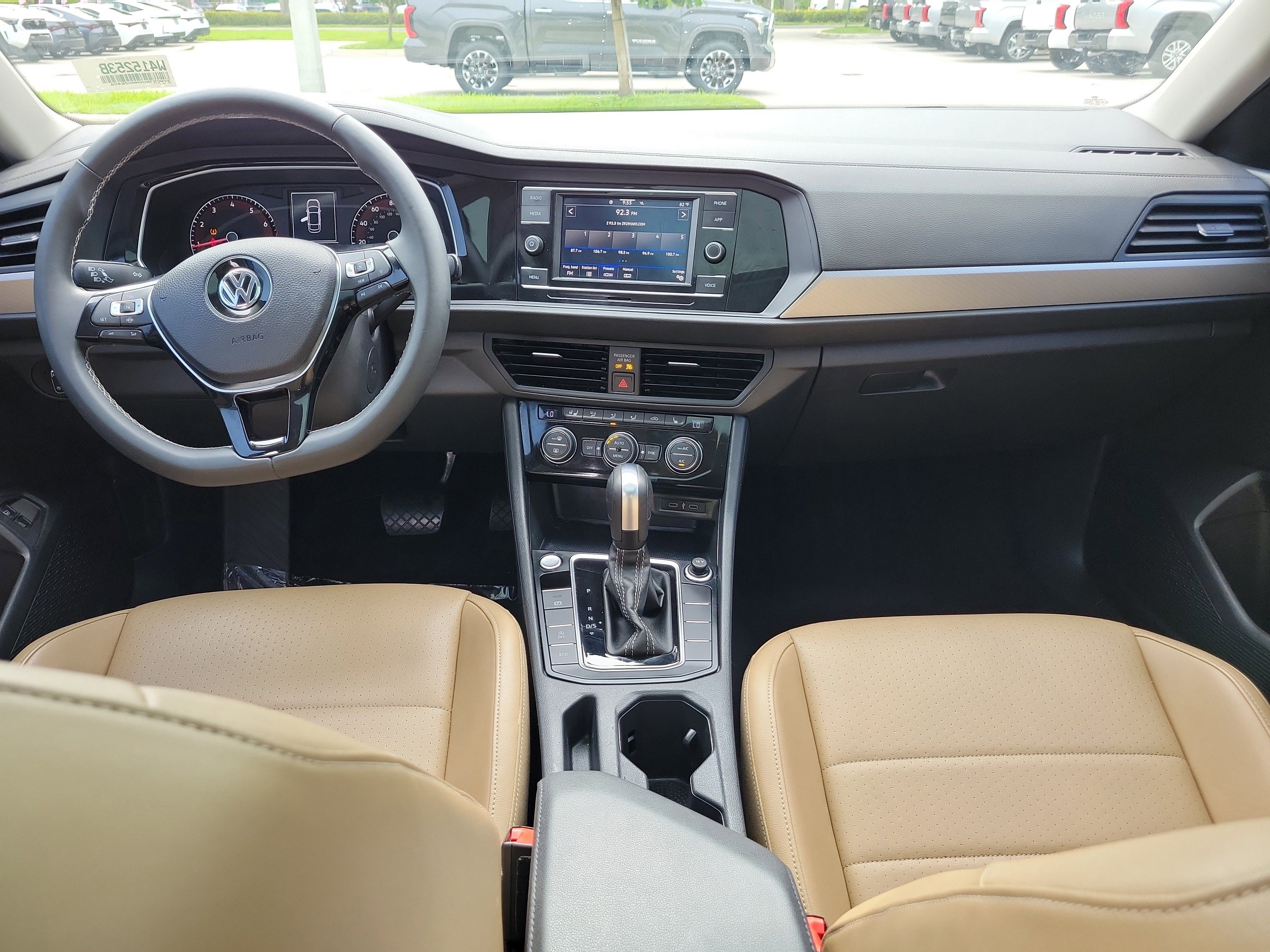 Used 2021 Volkswagen Jetta SE w/ SE Cold Weather Package FWD image 16