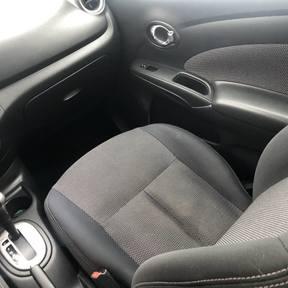 Used 2014 Nissan Versa SV image 9