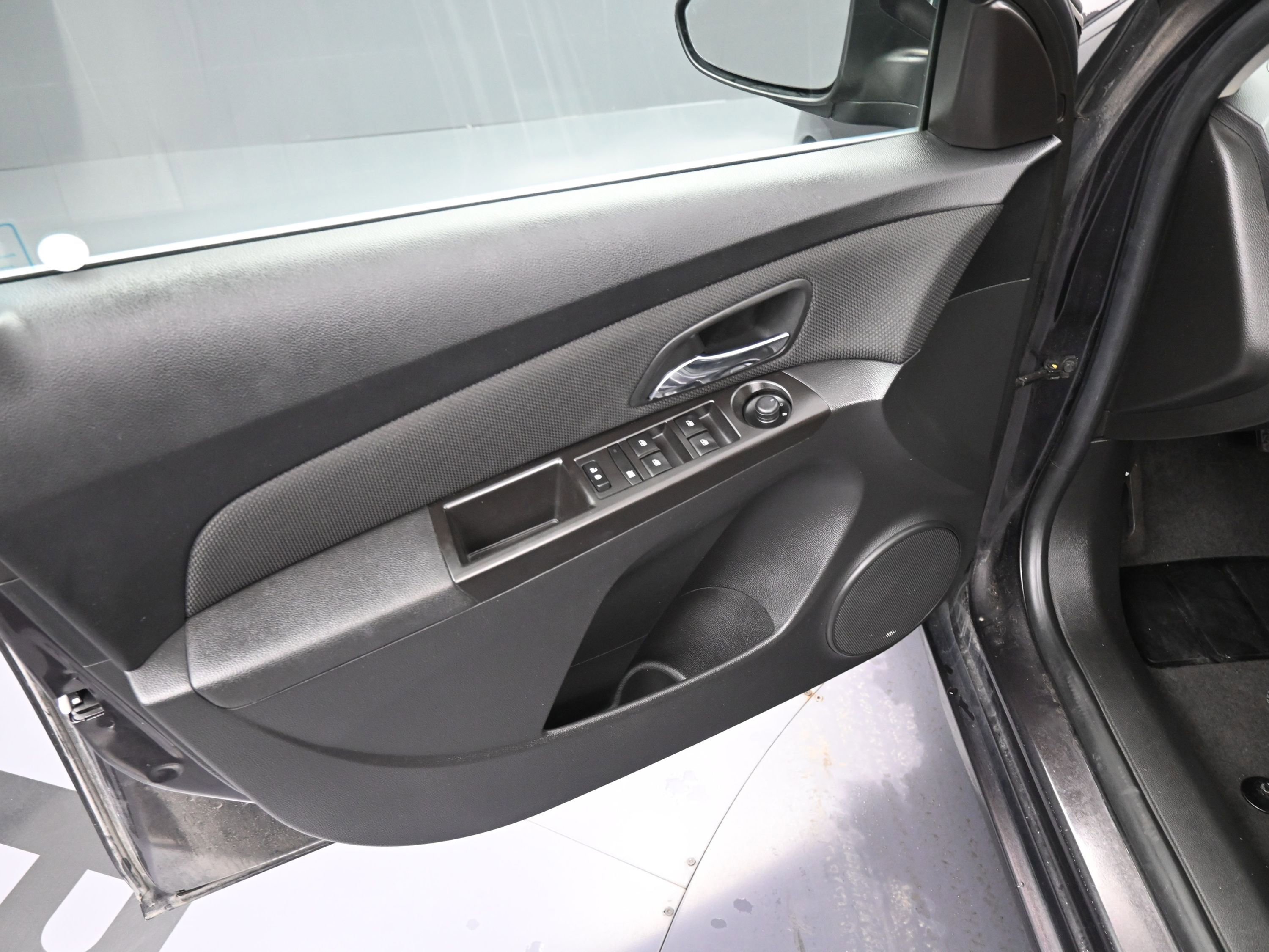 Used 2015 Chevrolet Cruze LT image 13