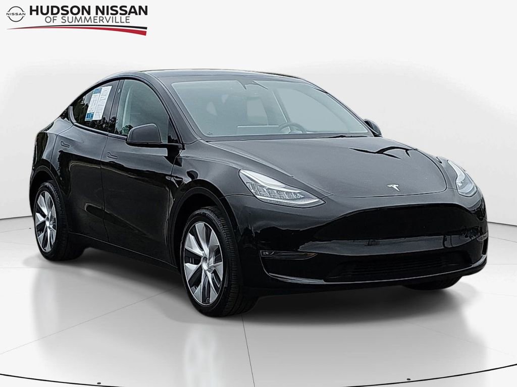 Used 2023 Tesla Model Y Long Range image 1