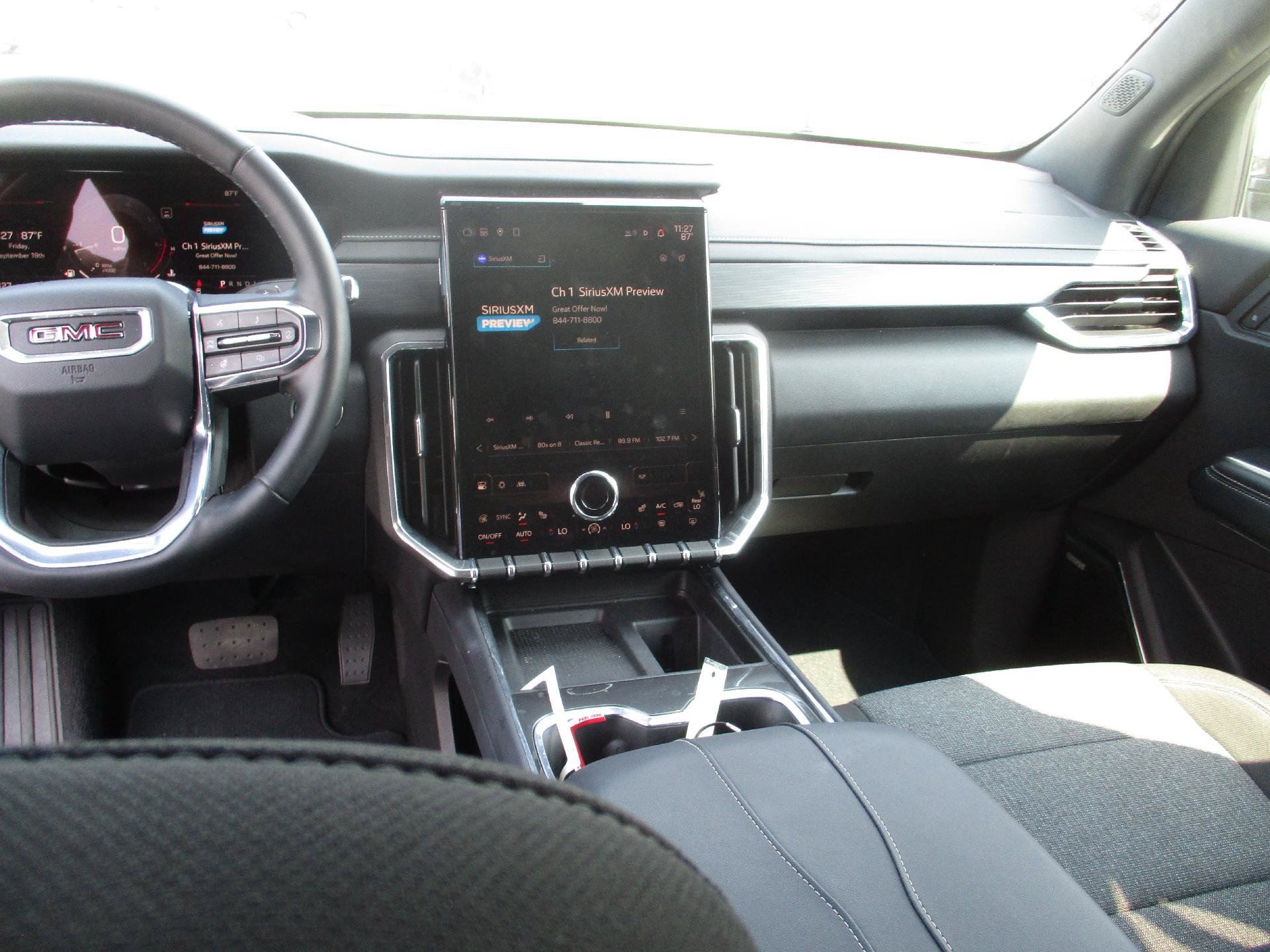 Used 2025 GMC Acadia Elevation FWD image 17