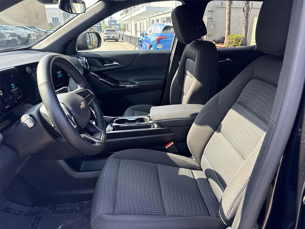 Used 2025 Chevrolet Equinox LT image 17