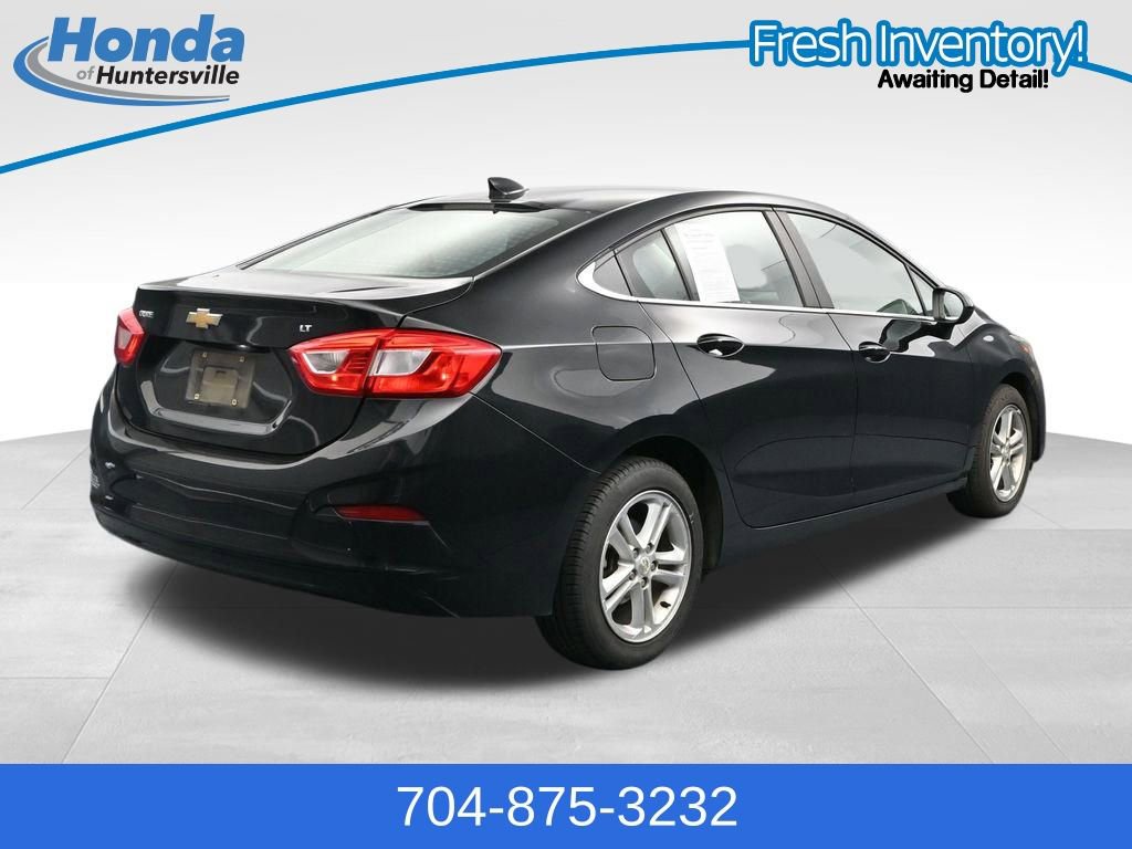 Used 2017 Chevrolet Cruze LT w/ Convenience Package FWD image 8