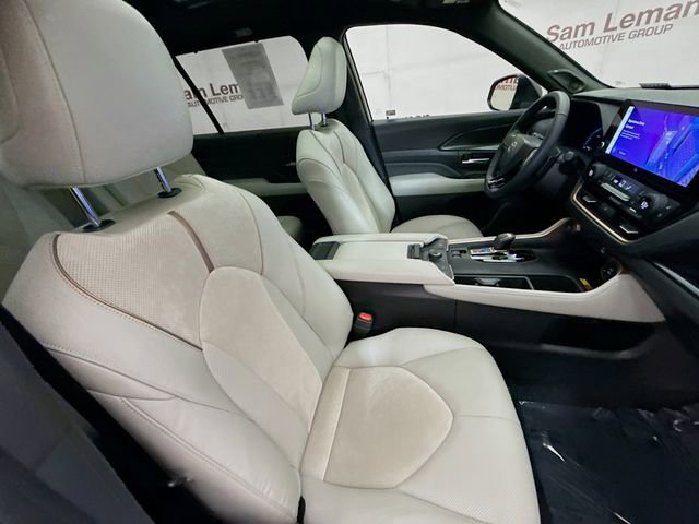 Used 2025 Toyota Grand Highlander AWD Hybrid image 30