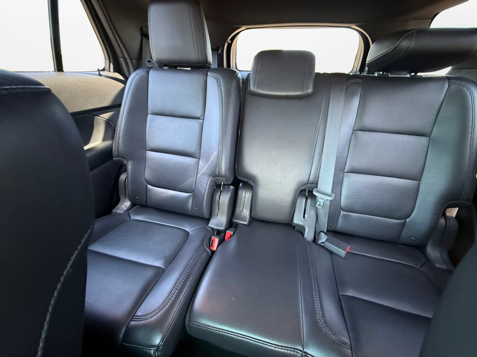 Used 2014 Ford Explorer XLT w/ Equipment Group 202A AWD/4WD image 15