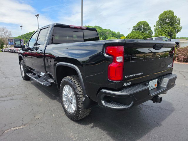 Used 2020 Chevrolet Silverado 2500 High Country AWD/4WD image 3