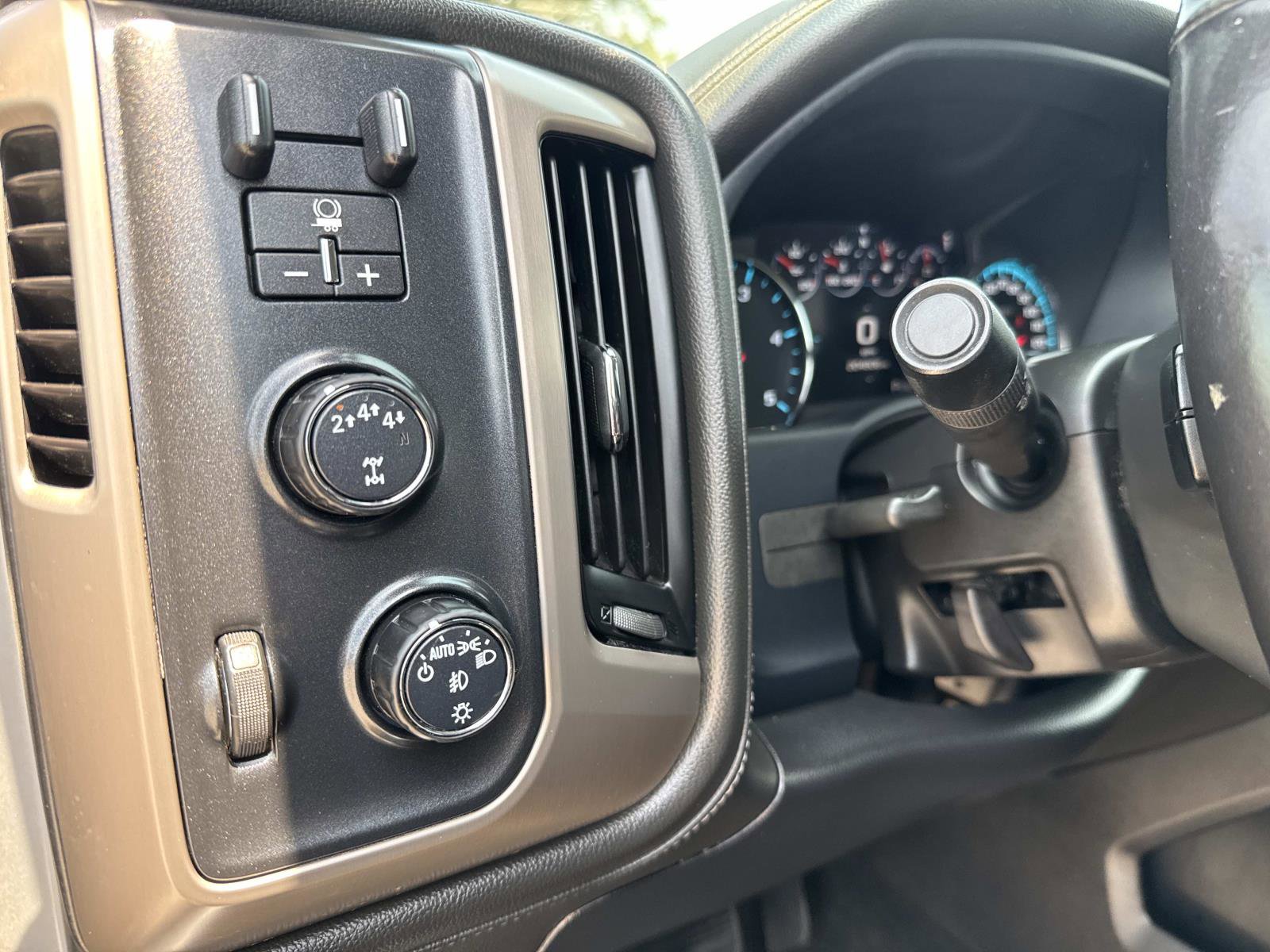 Used 2018 GMC Sierra 2500 Denali w/ Duramax Plus Package AWD/4WD image 39