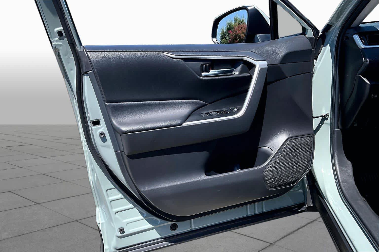 Certified 2022 Toyota RAV4 XLE w/ Convenience Package FWD image 21