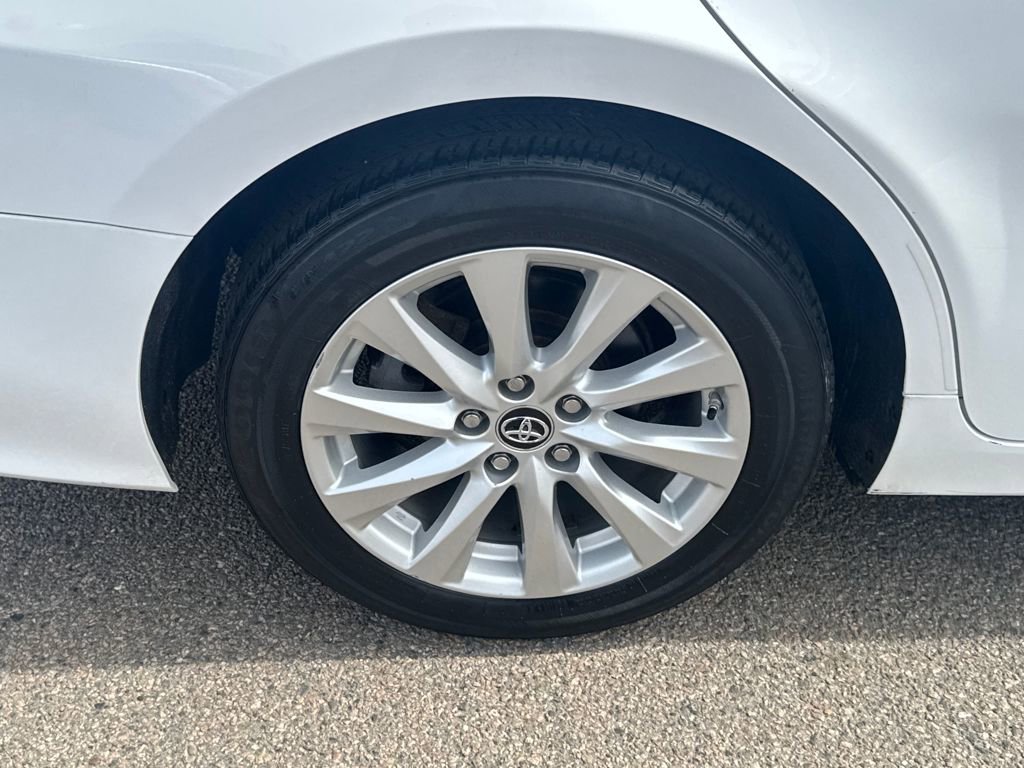 Used 2018 Toyota Camry LE image 37