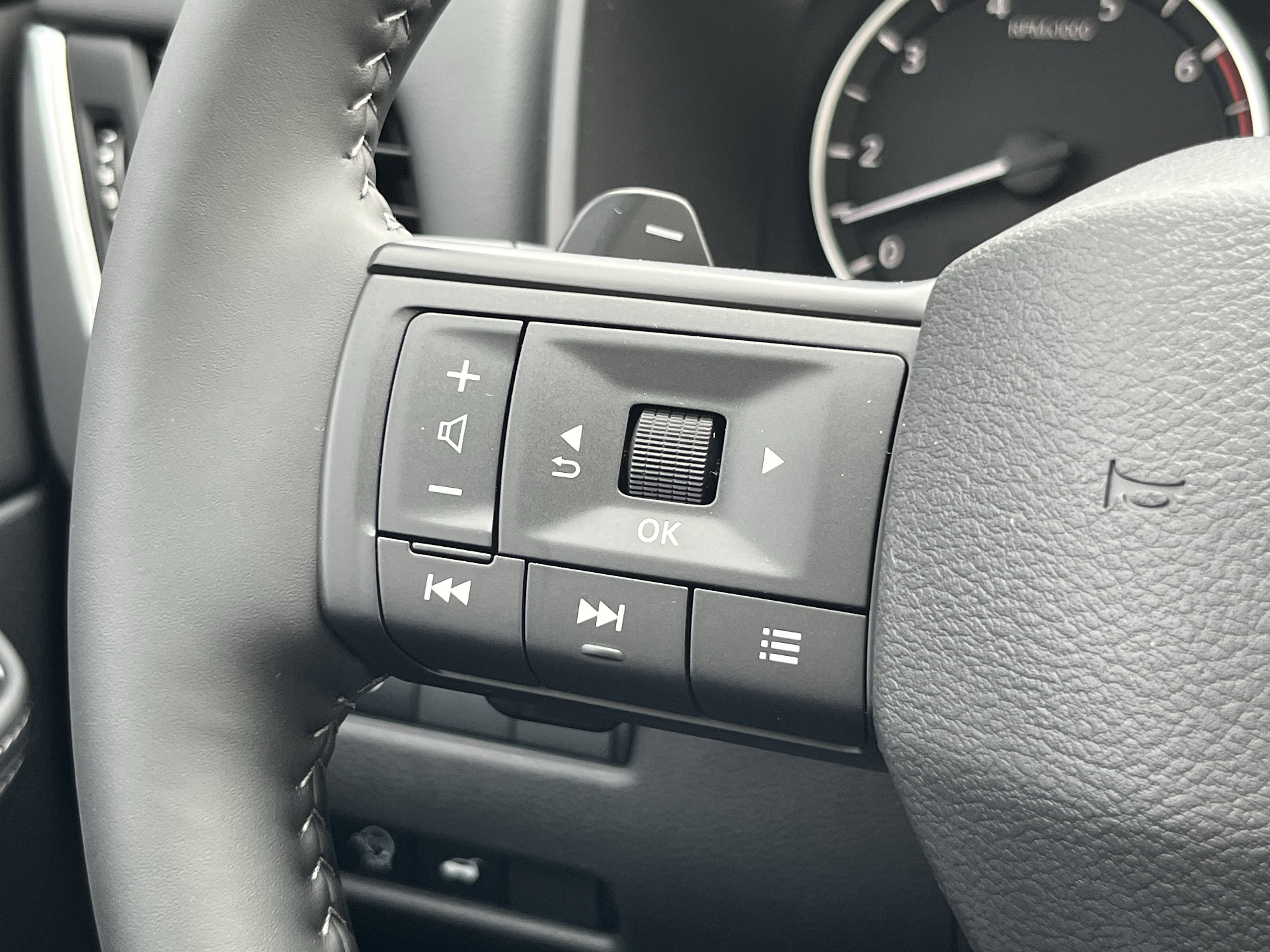 New 2026 Nissan Rogue SV image 4