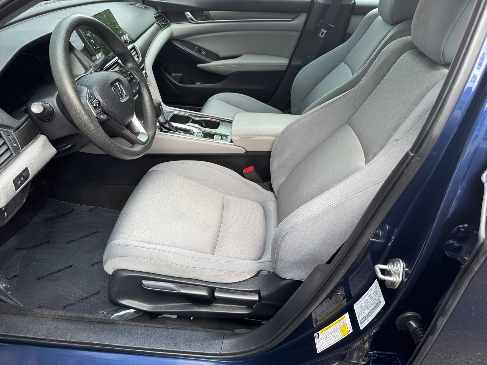 Used 2018 Honda Accord LX image 9
