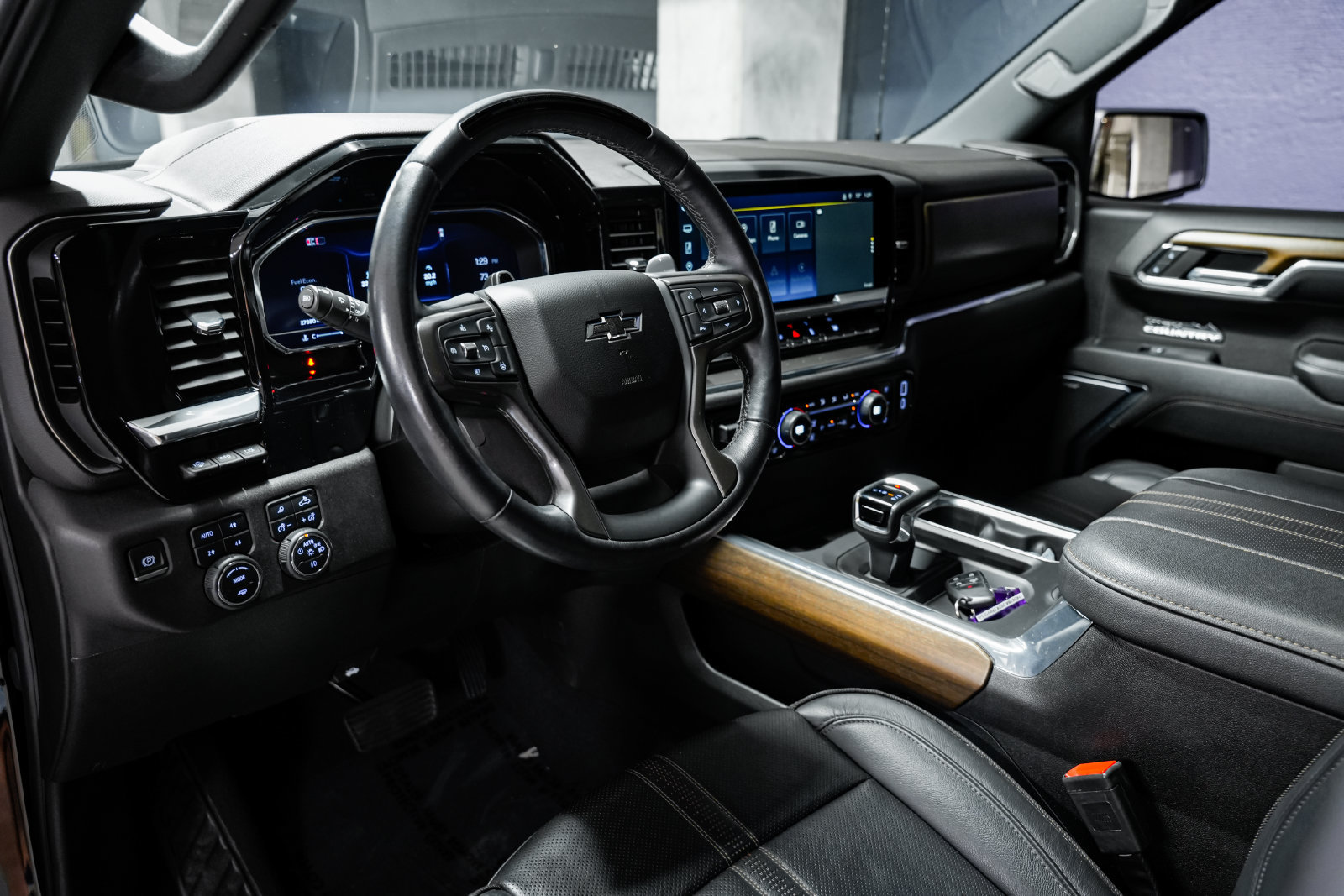 Used 2024 Chevrolet Silverado 1500 High Country w/ Midnight Edition AWD/4WD image 19