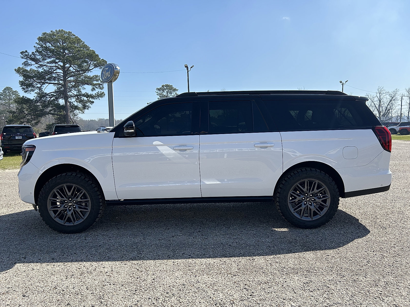 Used 2025 Ford Expedition Max Platinum video 1