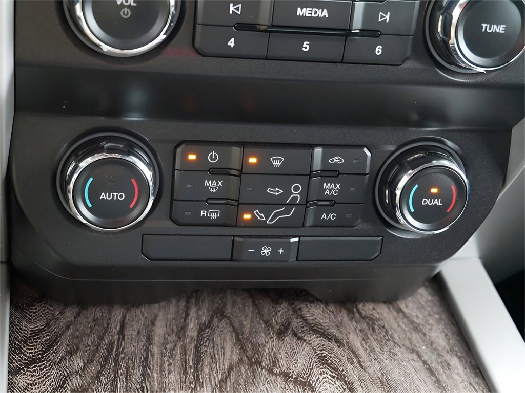 Used 2019 Ford F350 Lariat w/ Chrome Package image 22