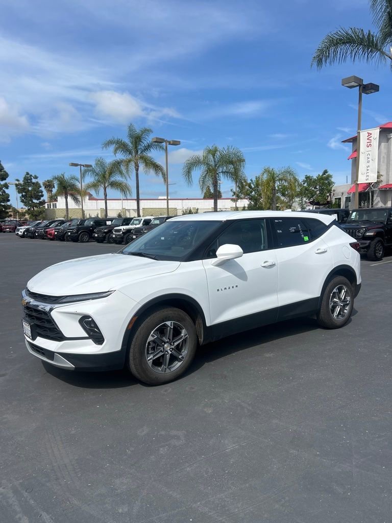 Used 2025 Chevrolet Blazer LT image 1