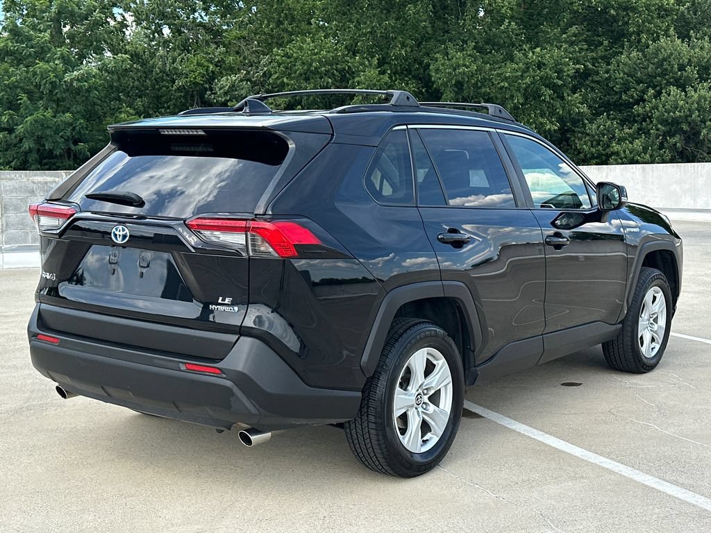 Used 2020 Toyota RAV4 LE AWD/4WD image 3