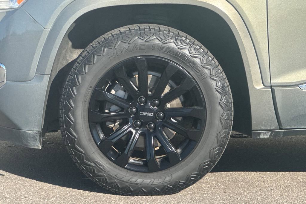 Used 2018 GMC Acadia Denali image 29