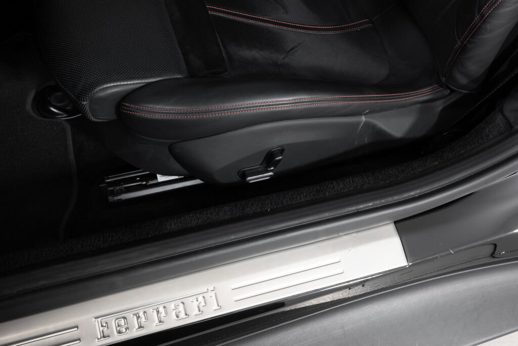 Used 2024 Ferrari Roma image 26