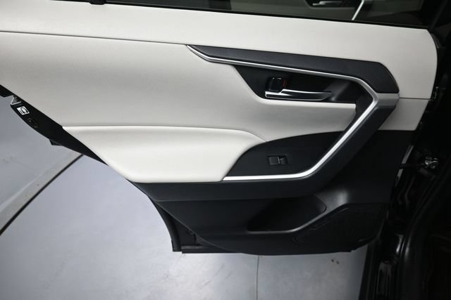 Used 2019 Toyota RAV4 XLE Premium w/ Cold Weather Package AWD/4WD image 26