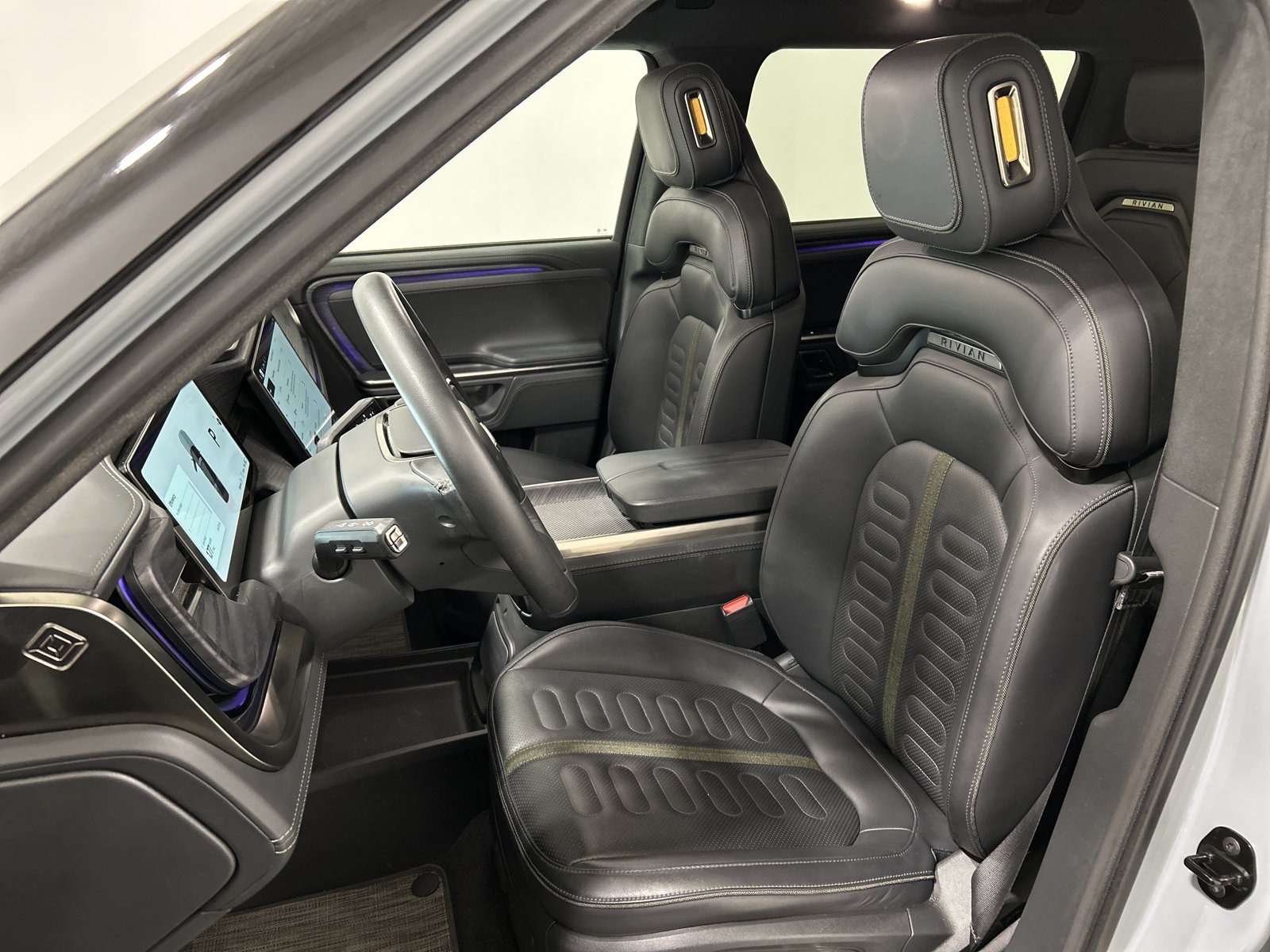 Used 2024 Rivian R1S Adventure AWD/4WD image 20