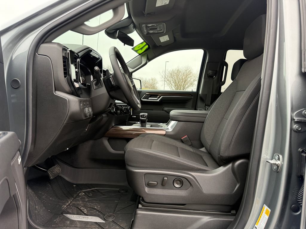 New 2026 Chevrolet Silverado 1500 RST w/ Dark Appearance Package image 22