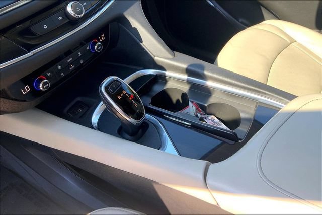 Used 2018 Buick Enclave Essence FWD image 12