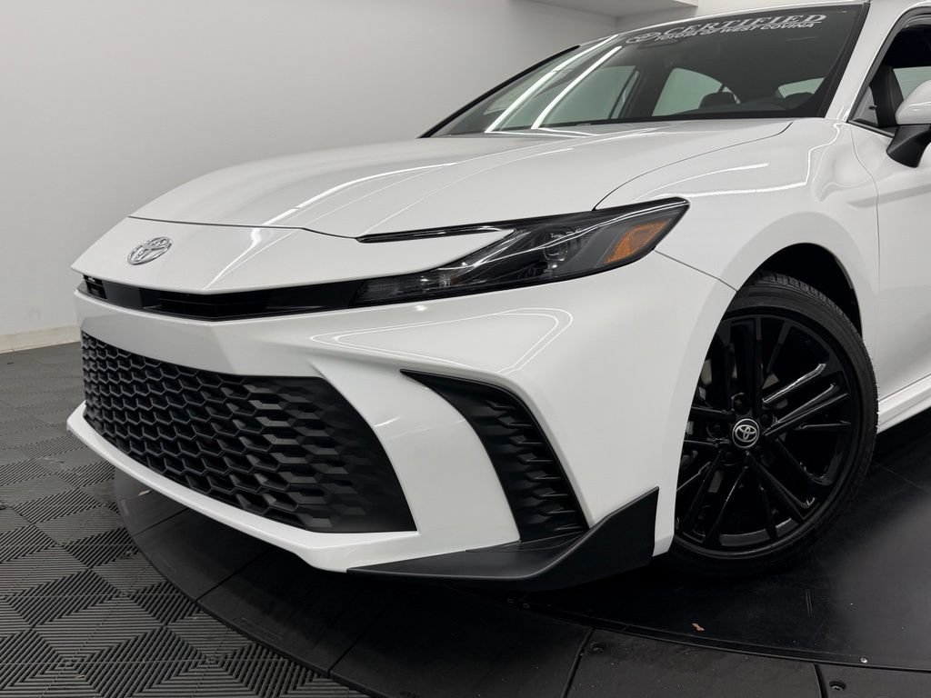Used 2026 Toyota Camry SE w/ Convenience Package FWD image 4