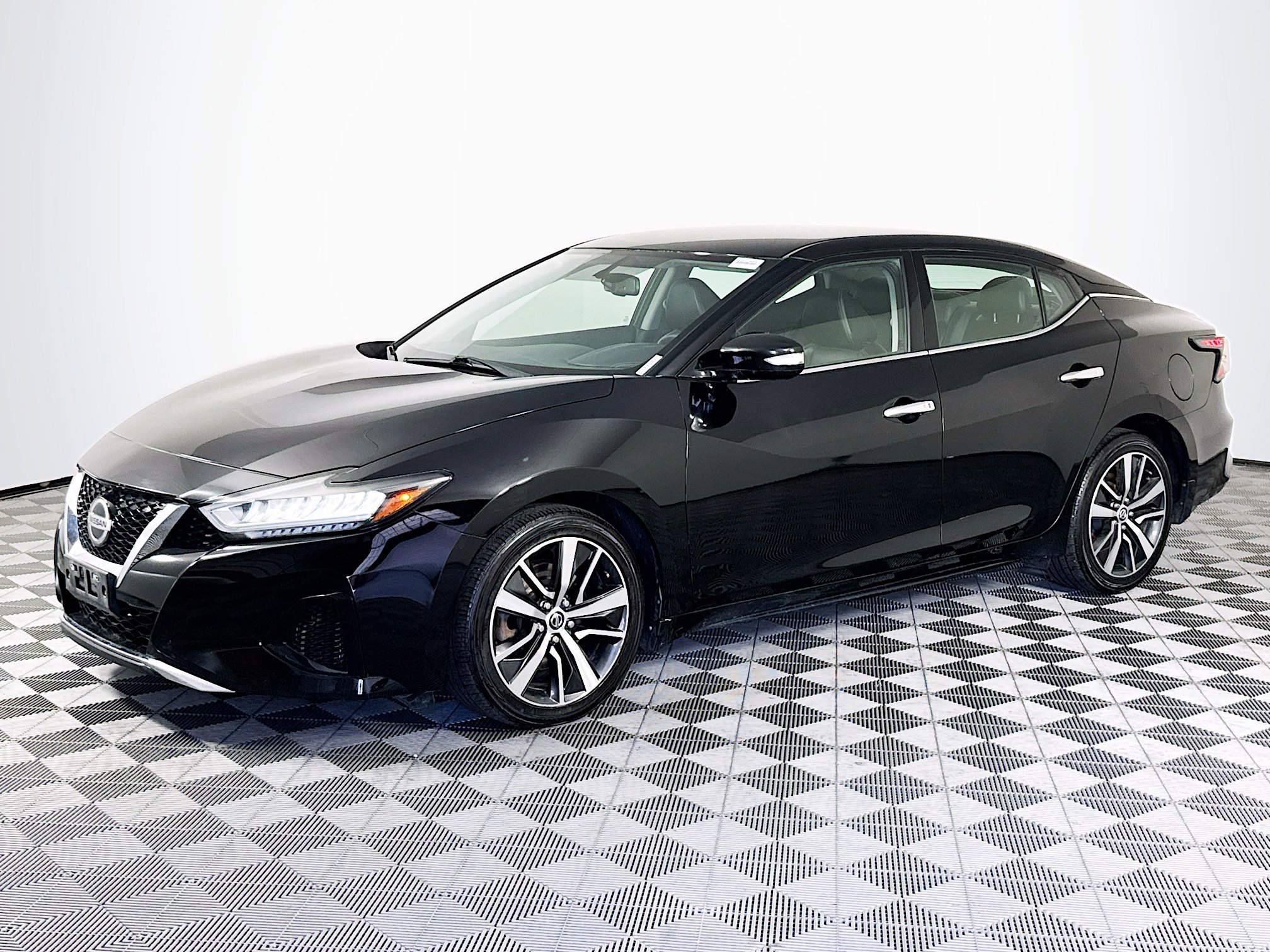 Used 2019 Nissan Maxima 3.5 SV w/ Floor Mat Group image 4