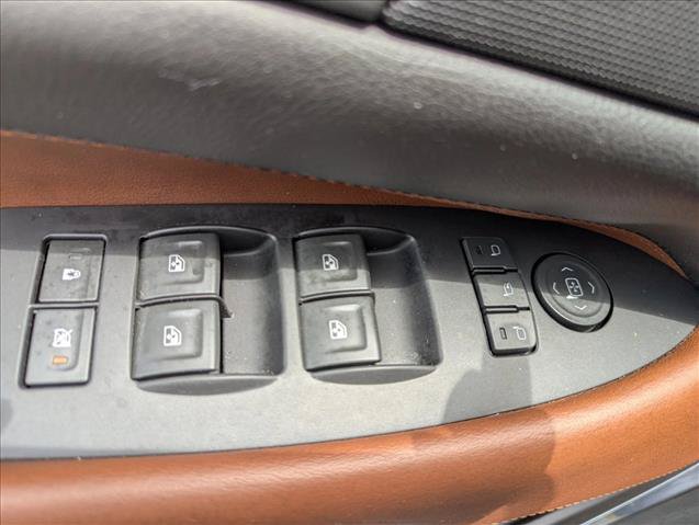 Used 2017 Cadillac Escalade ESV Premium Luxury RWD image 10