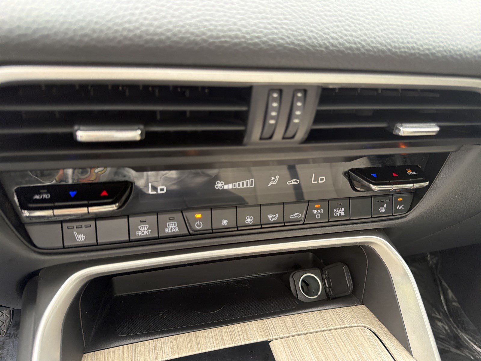 Used 2025 MAZDA CX-90 Plug-In Hybrid w/Premium Sport AWD/4WD image 30