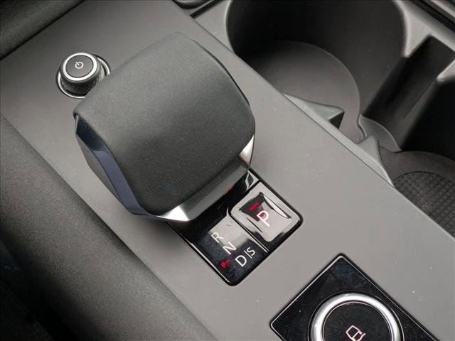 Used 2024 Land Rover Discovery Dynamic SE image 12