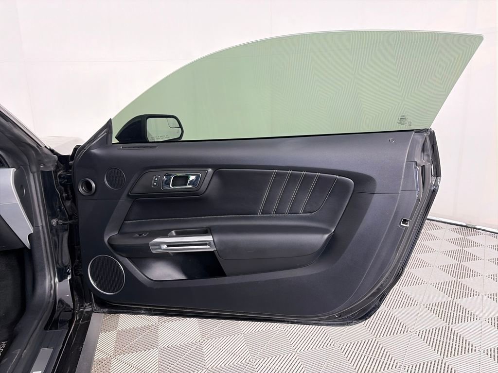 Used 2015 Ford Mustang GT Premium image 27