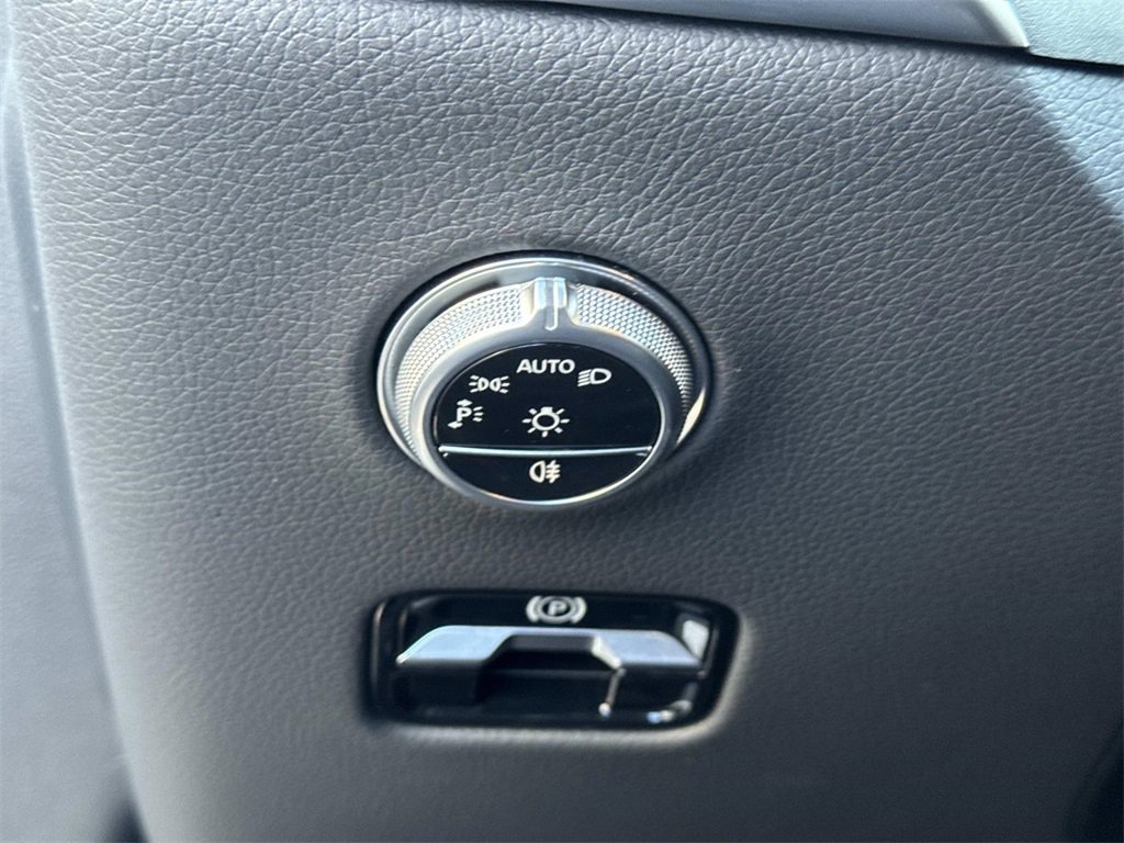 Used 2025 Mercedes-Benz GLC 43 AMG 4MATIC image 27