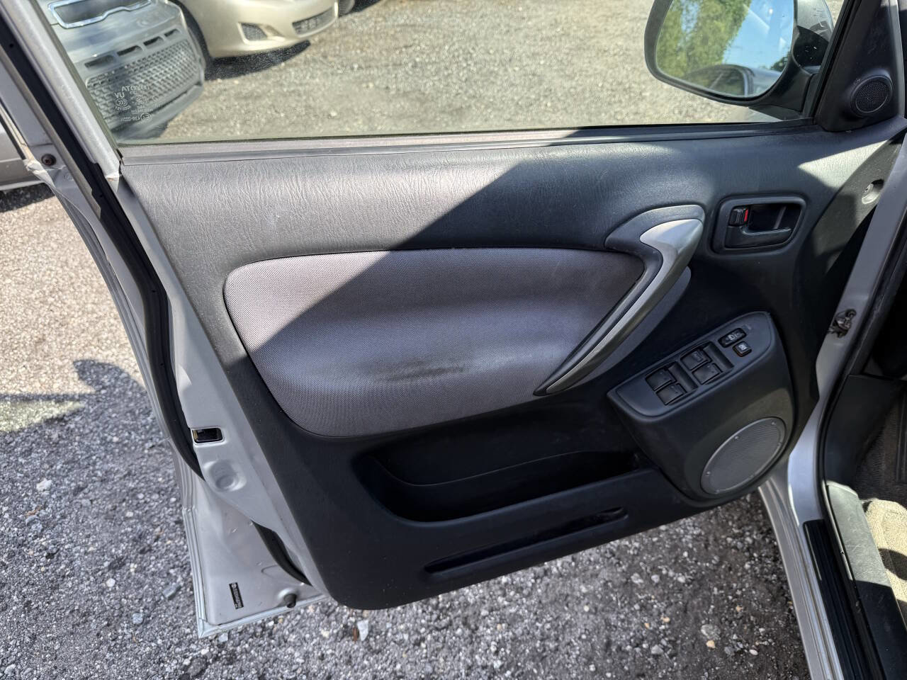 Used 2005 Toyota RAV4 2WD image 15