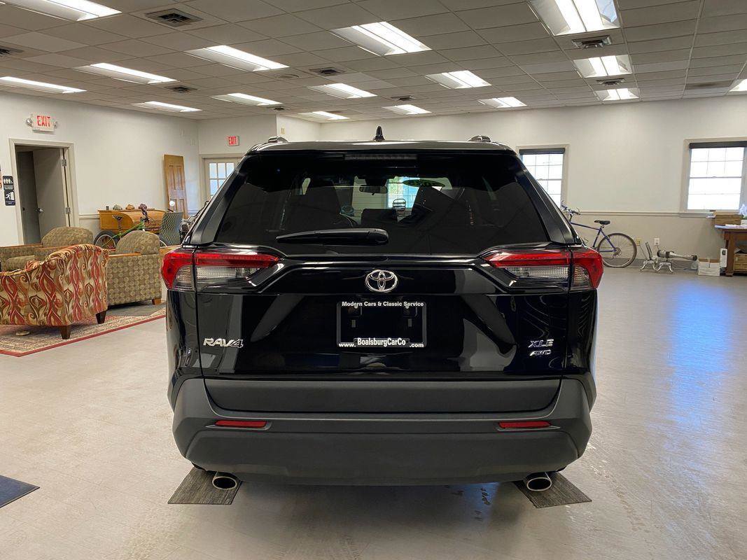 Used 2025 Toyota RAV4 XLE image 5