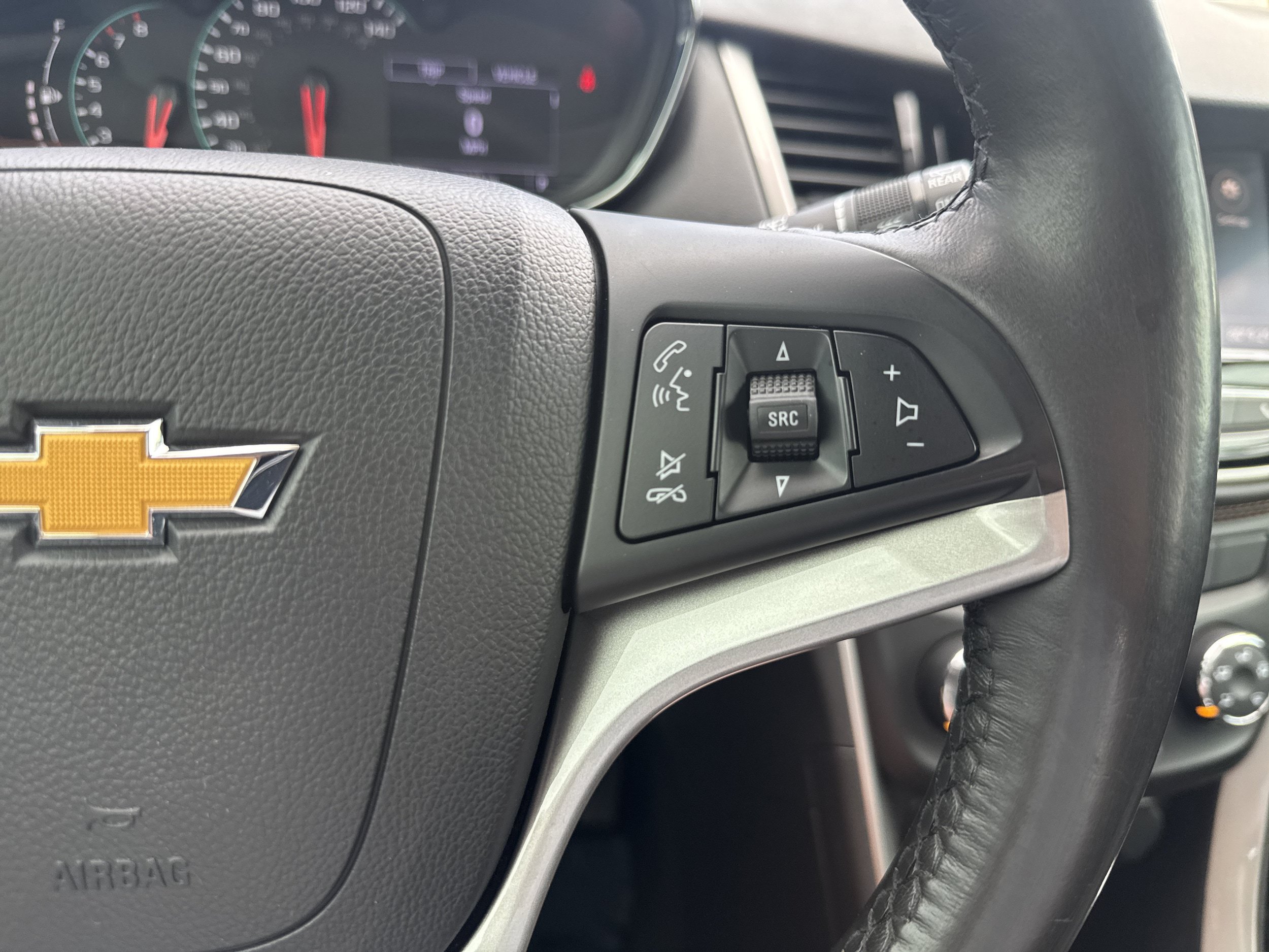 Used 2020 Chevrolet Trax LT w/ LT Convenience Package FWD image 21