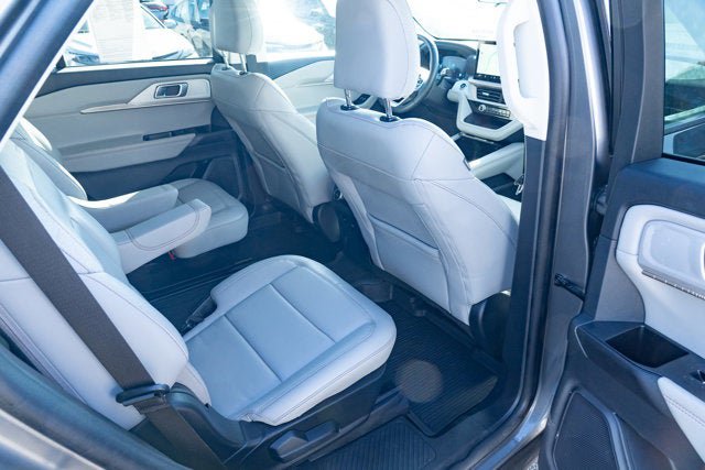 Used 2025 Ford Explorer Active w/ Active Comfort Package AWD/4WD image 37