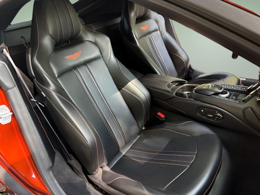 Used 2019 Aston Martin V8 Vantage Coupe RWD image 25