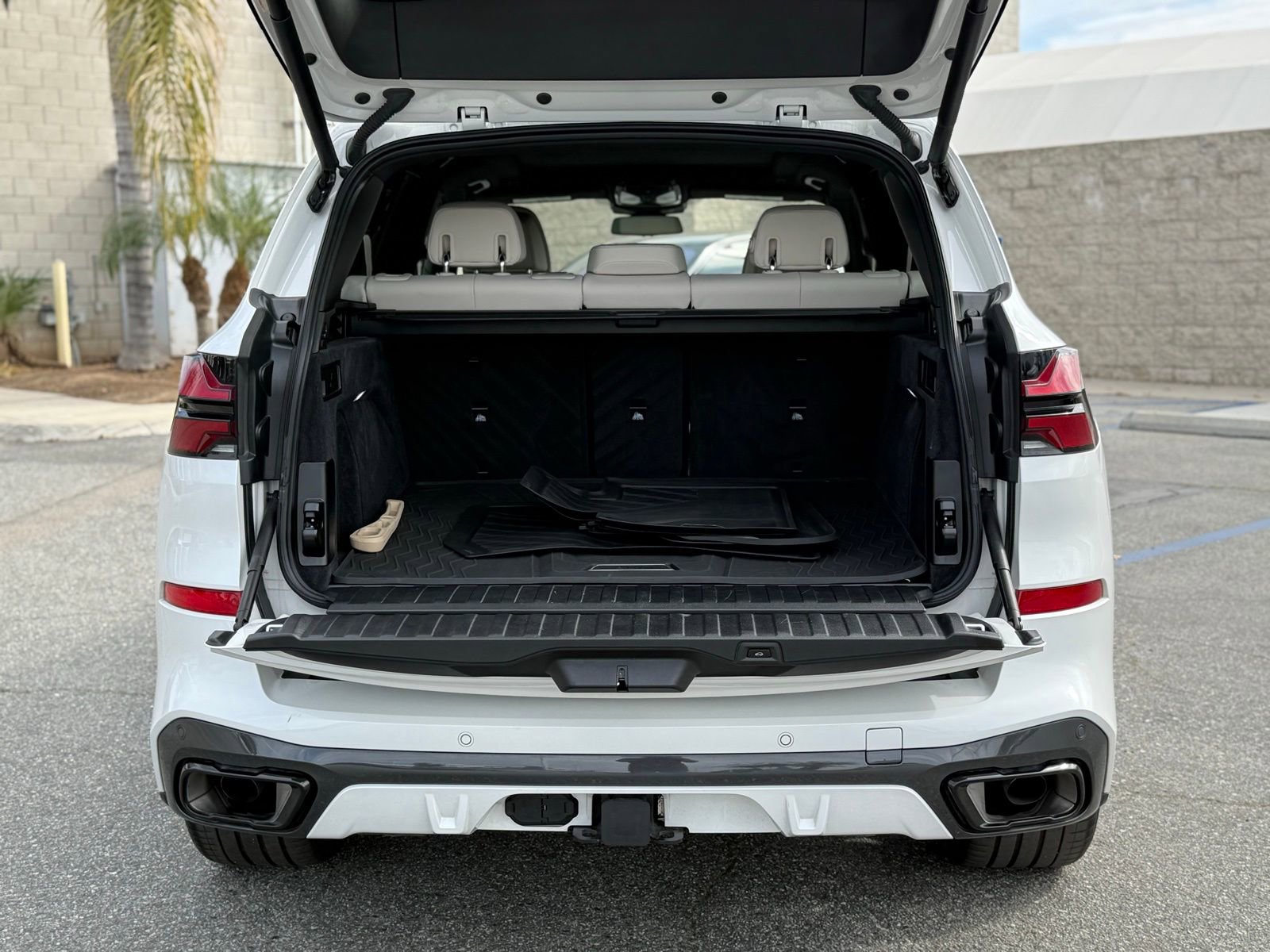 Used 2024 BMW X5 xDrive40i w/ Executive Package image 16