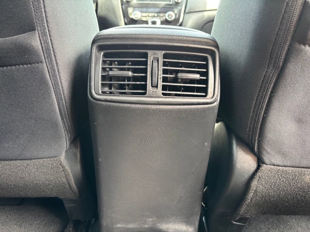 Used 2018 Nissan Rogue SV AWD/4WD image 29