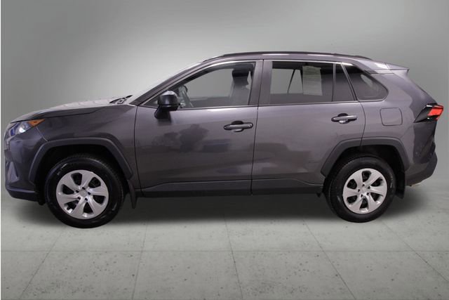 Used 2021 Toyota RAV4 LE AWD/4WD image 2