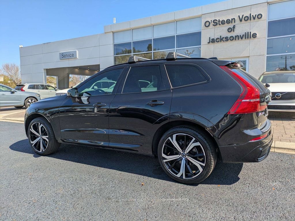 Used 2023 Volvo XC60 B5 Ultimate w/ Climate Package image 4