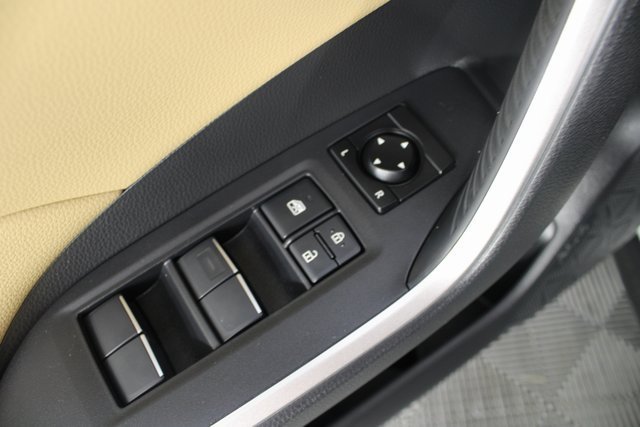 Used 2021 Toyota RAV4 XLE Premium image 17