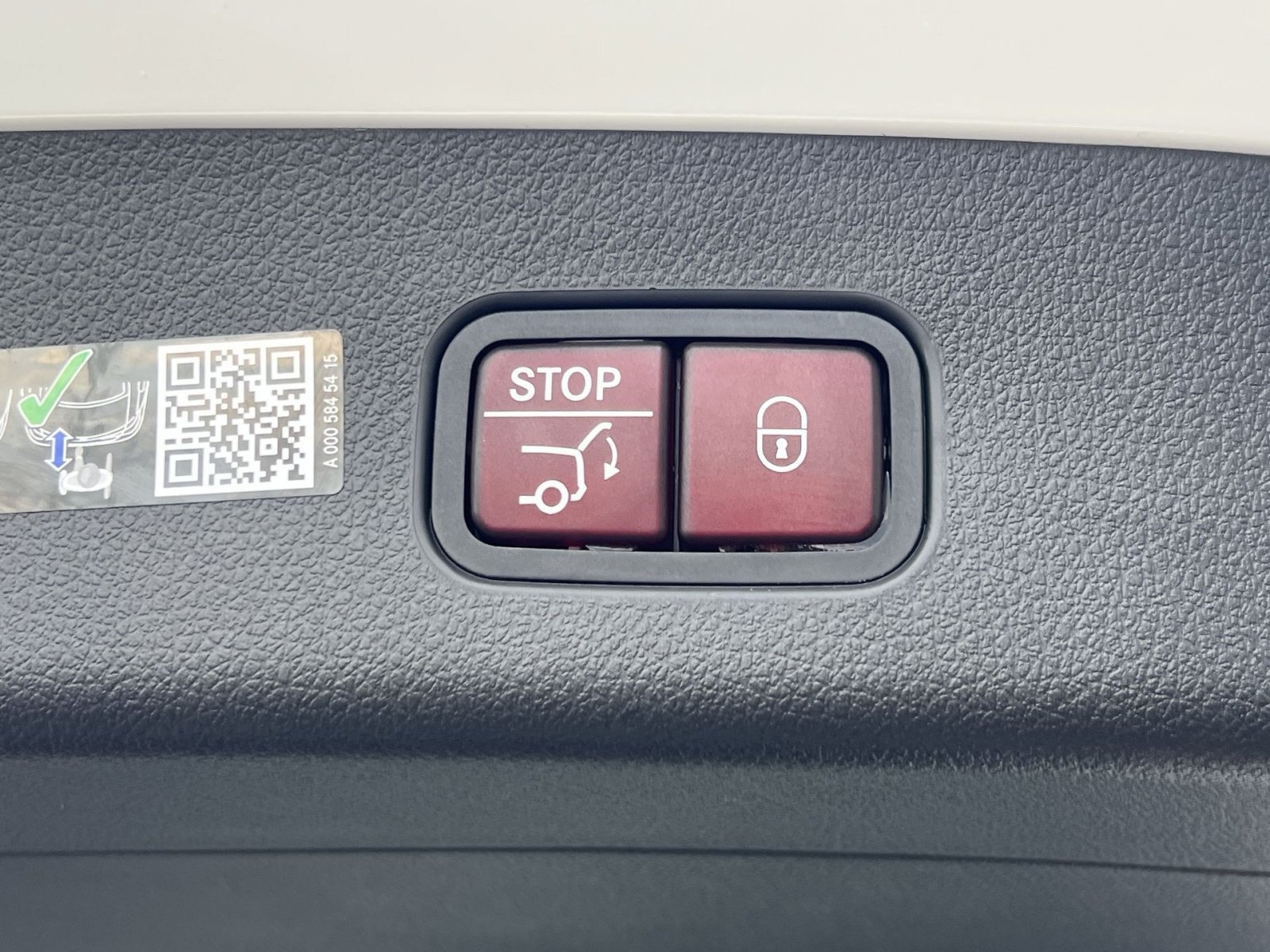 Certified 2026 Mercedes-Benz GLC 300 4MATIC image 32
