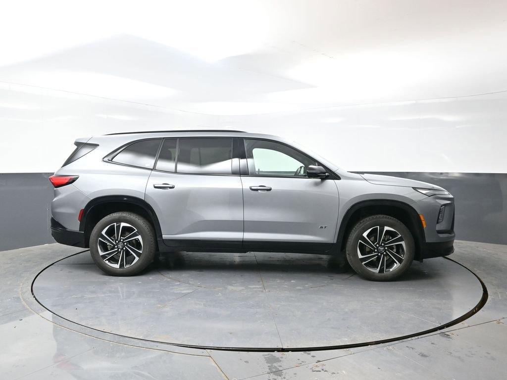 Used 2025 Buick Enclave Sport Touring AWD/4WD image 4